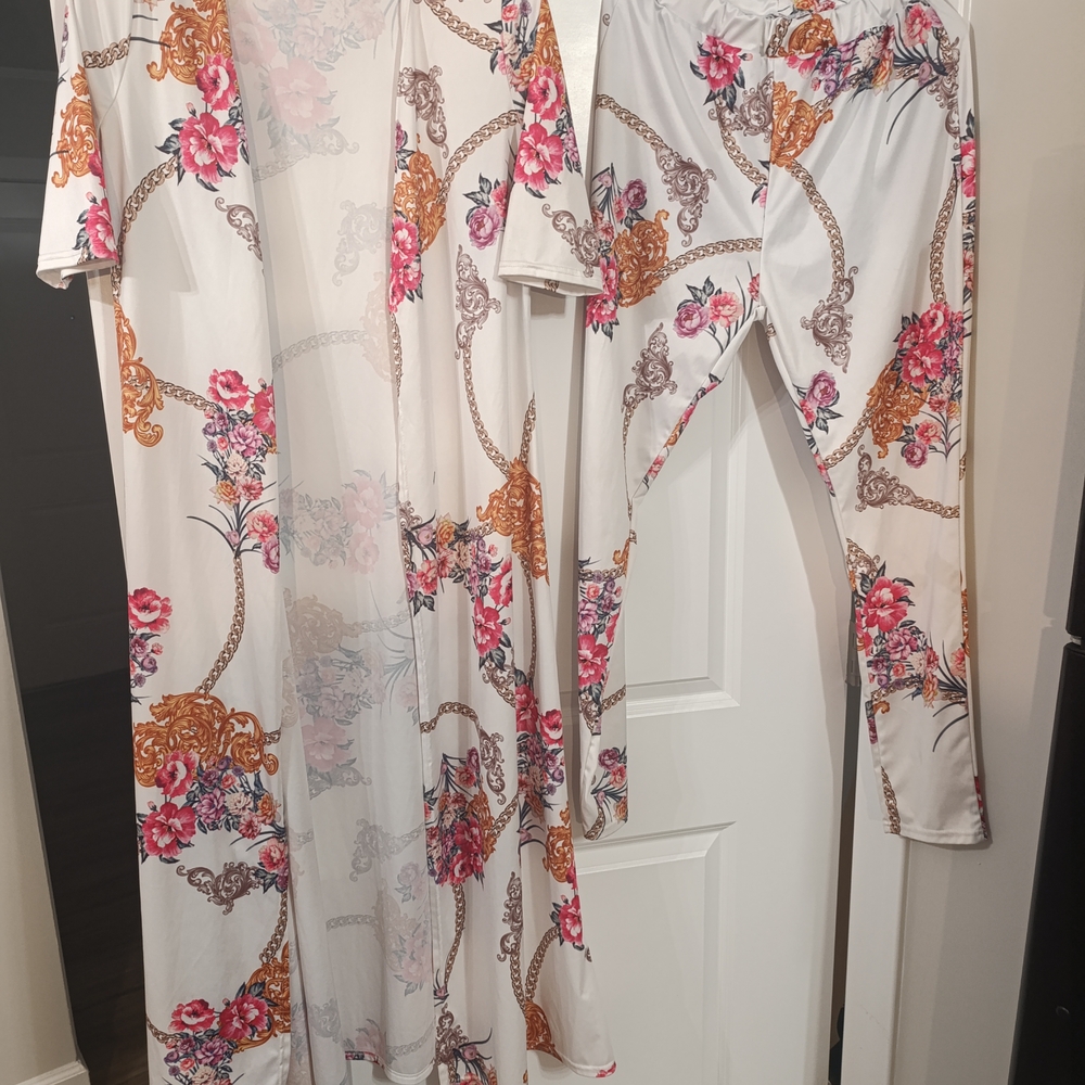 Amazon Floral Print Loungewear Set - White and Pink